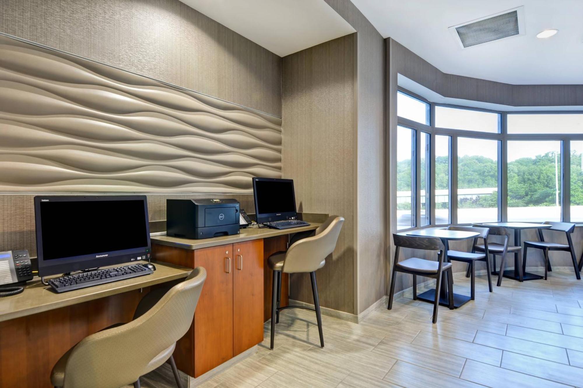 Springhill Suites By Marriott Cincinnati Midtown Bagian luar foto