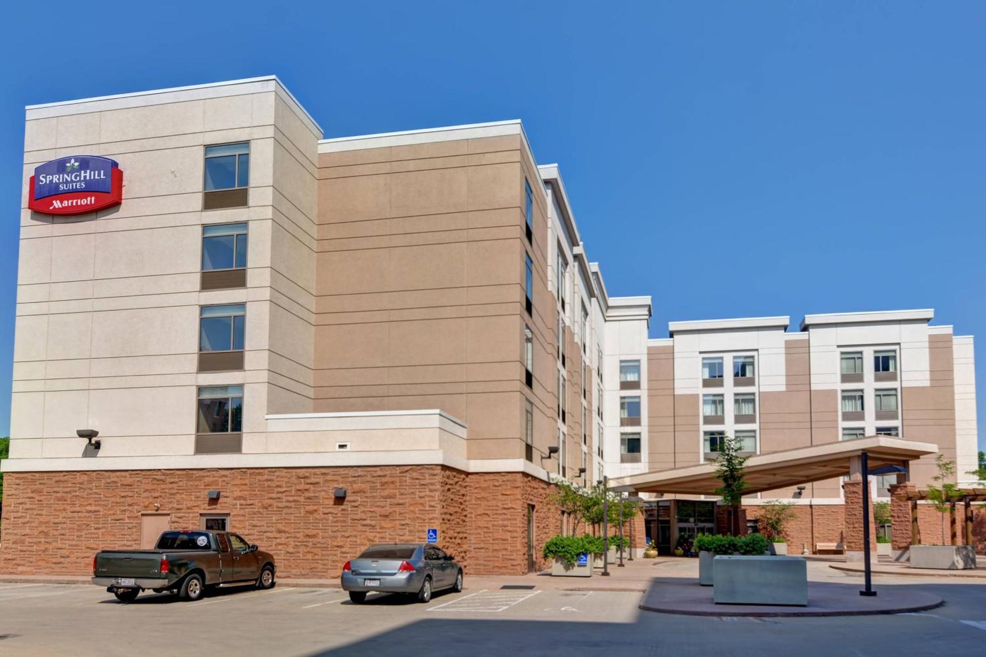 Springhill Suites By Marriott Cincinnati Midtown Bagian luar foto